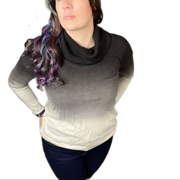 Fun black/gray ombré soft turtleneck sweater - Picture 12 of 12